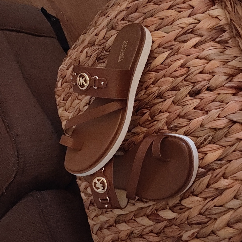 MK sandels